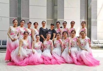 秋染中國(guó)賞西安丨白鹿原影視城中秋名家薈萃，好戲連臺(tái)話家風(fēng)